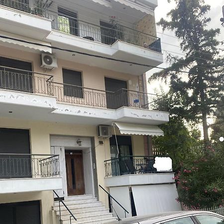 Lovely 2-Bedroom Appartement With Free Parking Agía Triáda Esterno foto